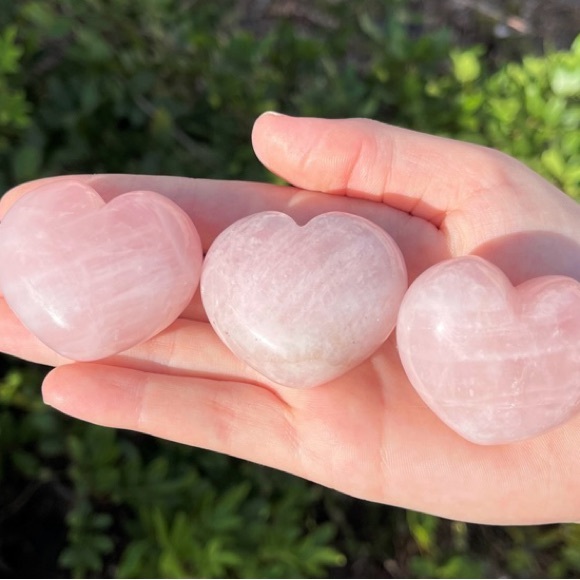 1 Rose Quartz Puffy Heart Crystal Stone. The Pink of the Stone of Love Self Love - Picture 3 of 8